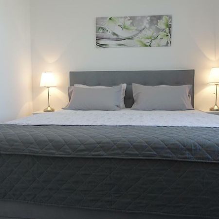 Apartments Silver ボル エクステリア 写真
