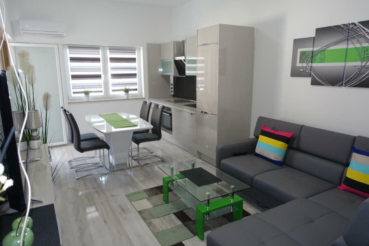 Apartments Silver ボル エクステリア 写真